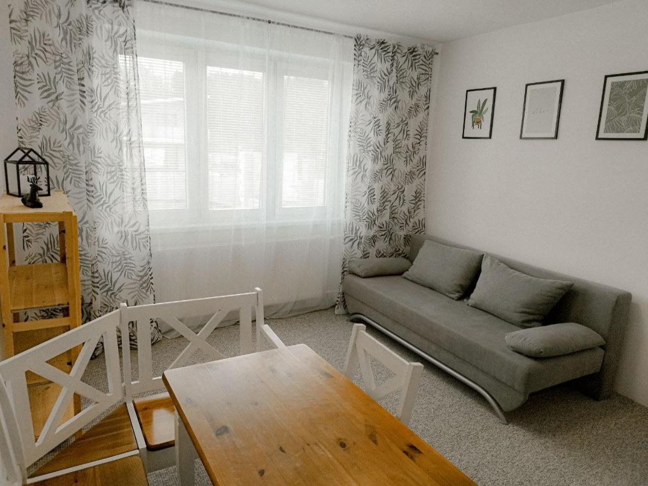Vivi Apartments Липтовски-Микулаш Экстерьер фото