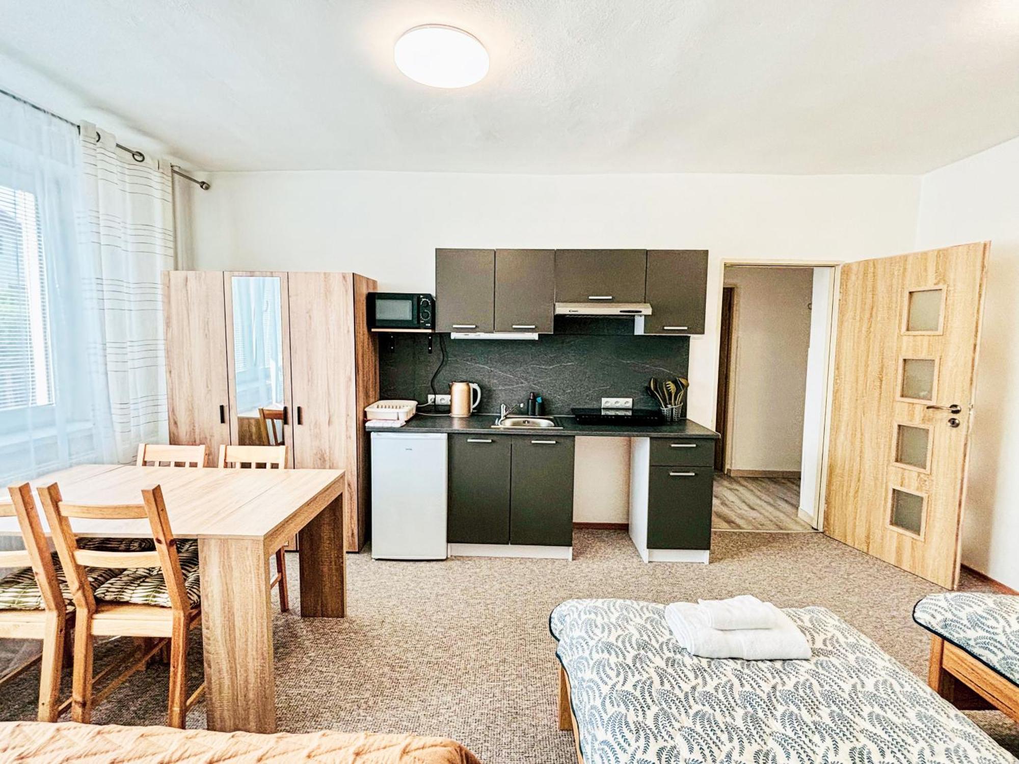 Vivi Apartments Липтовски-Микулаш Экстерьер фото